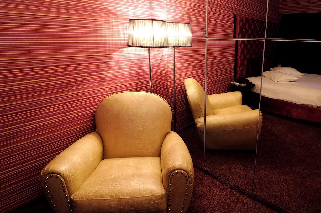 The Crystal Blue Hotel أثينا المظهر الخارجي الصورة