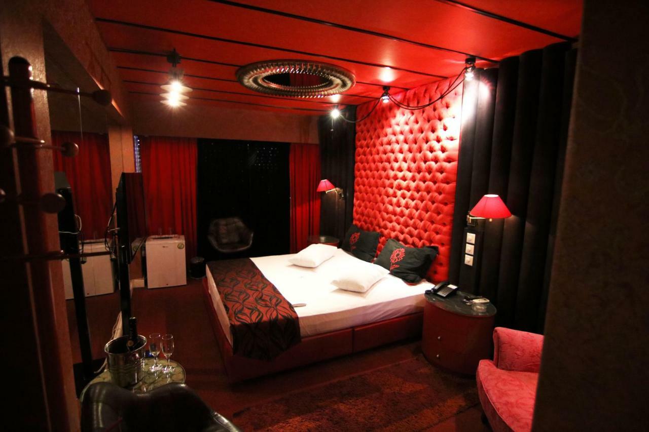 The Crystal Blue Hotel أثينا المظهر الخارجي الصورة